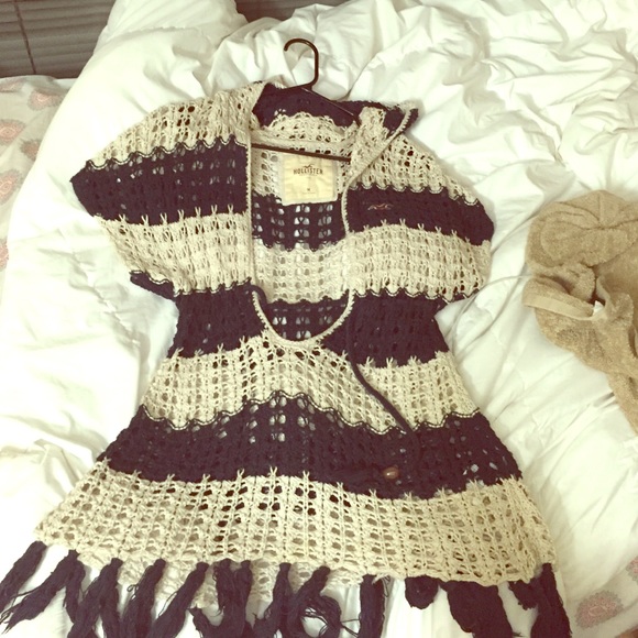 HollisterCo sweater