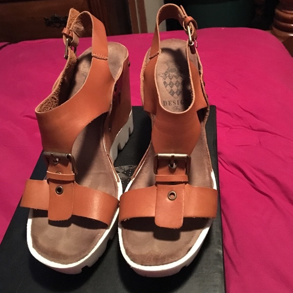 Brown shoes - Picture 3 of 3