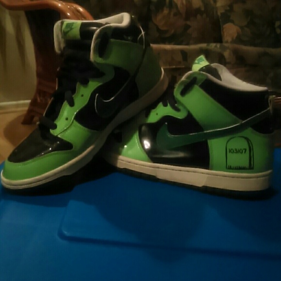 Special Halloween edition Nike dunks