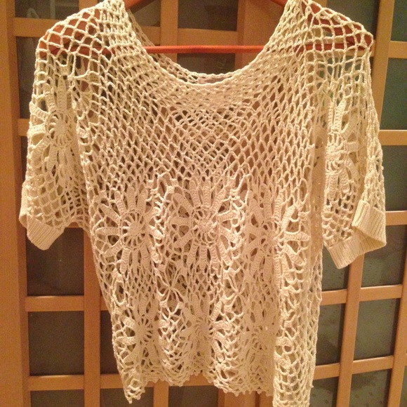NWOT crochet tee