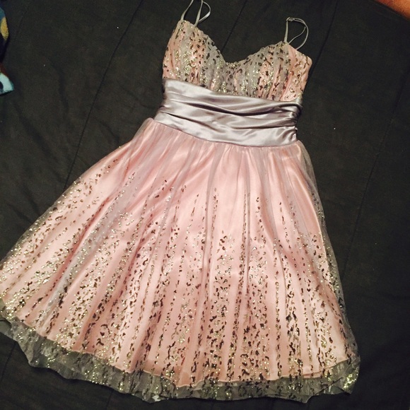 WINDSOR Dresses & Skirts - NWOT DRESS OFFERS WELCOME