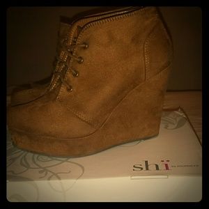 Shi by Journey booties wedges