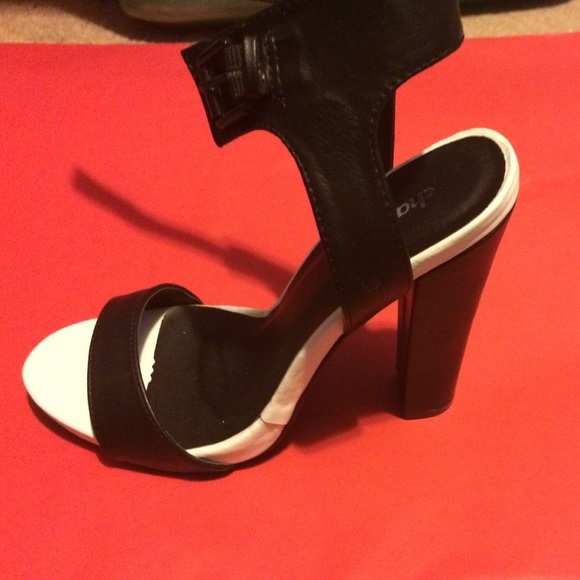 Heels - Picture 2 of 4