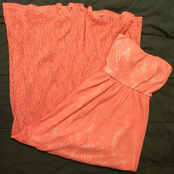 Strapless Open Back Lace Maxi - Picture 4 of 4