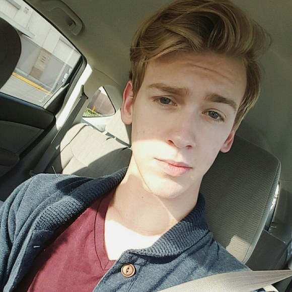 Meet your Posher, Gabe