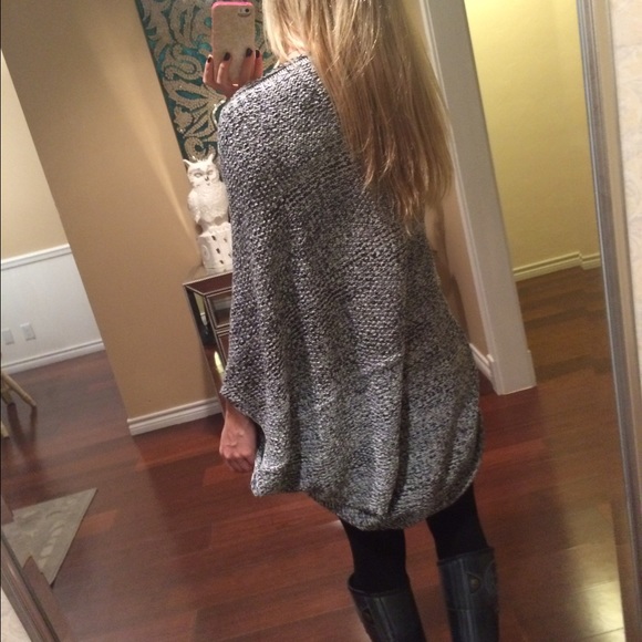 π Gray Knit Cocoon Cardigan Sweater - Picture 3 of 4