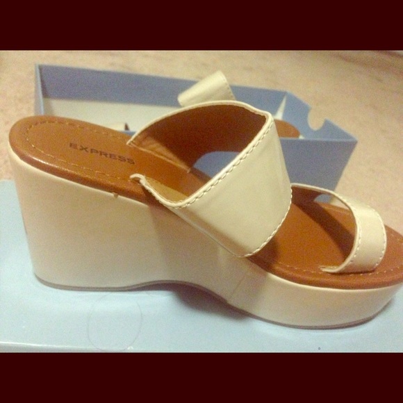 Express women's shoe