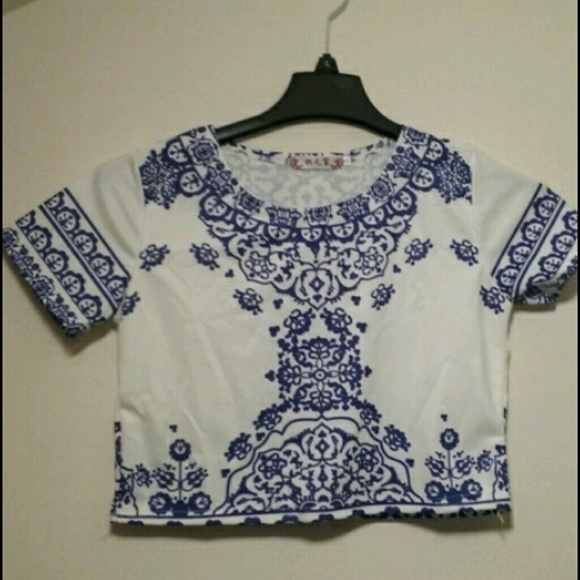 *SOLD ON VINTED* Crop top from China