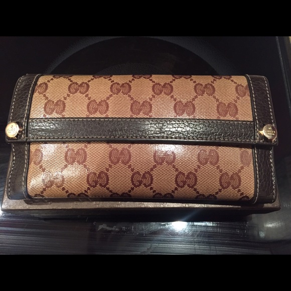 Gucci crystal wallet