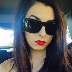 Meet your Posher, Michaela