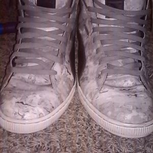 This is my first sell ?? and I am selling Pumas