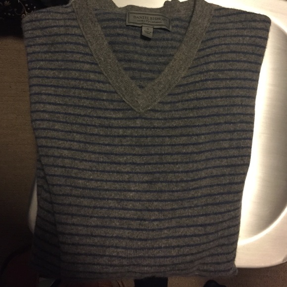 Cashmere sweater - Picture 1 of 2