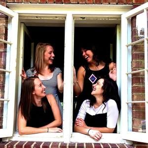 Meet your Posher, Lauren