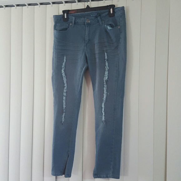Super cute ripped skinny jeans