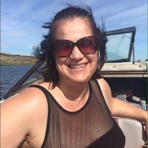 Meet your Posher, Cara