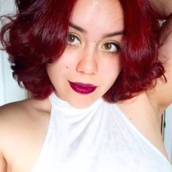Meet your Posher, Crystal