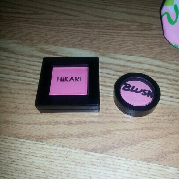 Makeup - Picture 2 of 2