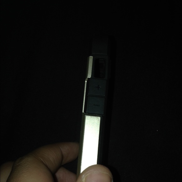 iPhone 5 case - Picture 2 of 3