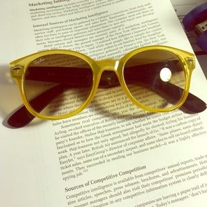 Cute yellow sunnies