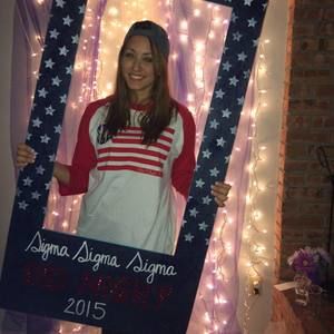 Meet your Posher, Julissa