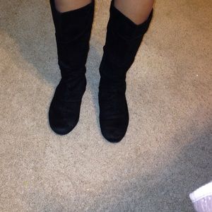 Cute adorable and comfy black boots