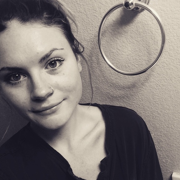 Meet your Posher, Kaila