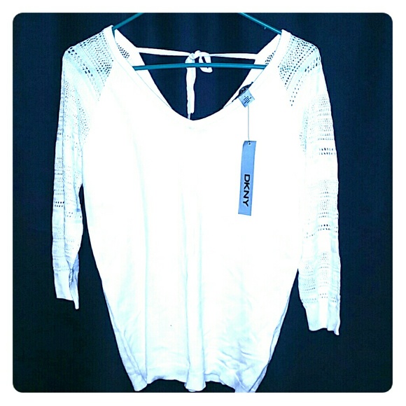 DKNY White V-Neck 3/4 Long Sleeve Shirt