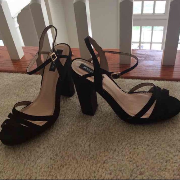 NWOT Chunky Heel Black Suede Sandals