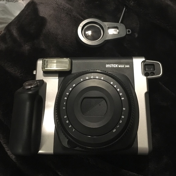 FujiFilm Instax WIDE Instant Film Camera - Picture 2 of 4