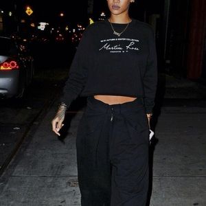 Meet your Posher, Amari