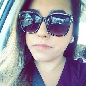 Meet your Posher, Liliana