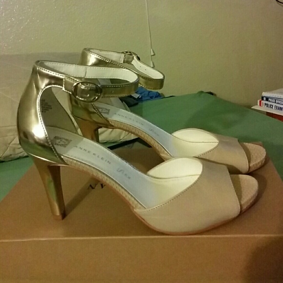 Anne klein sandals