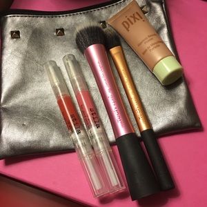 [New] Beauty goodies bundle #5 (with makeup bag)