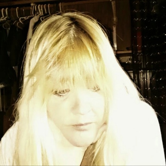 Meet your Posher, Tracey - Picture 1 of 1