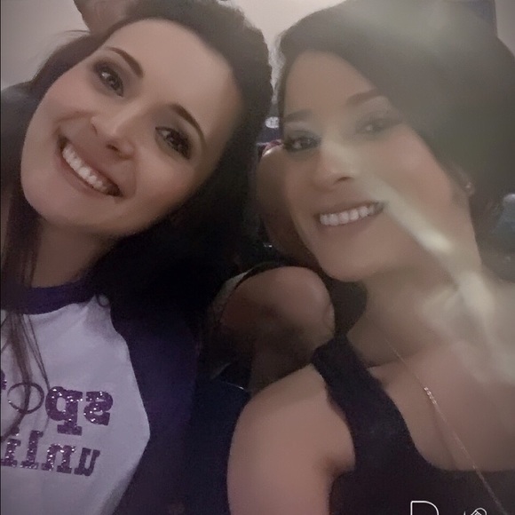 Meet your Posher, Laura - Picture 2 of 4