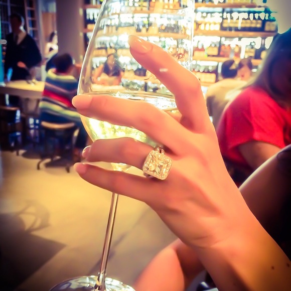 Meet your Posher, Laura - Picture 4 of 4