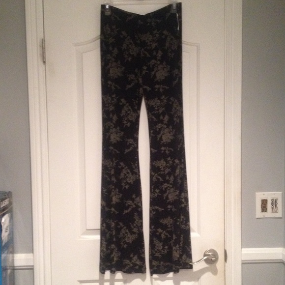Tilly's Pants - Black floral pants