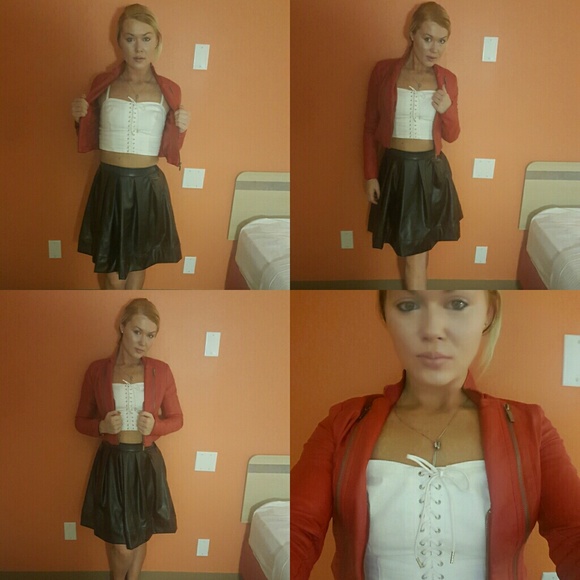 Red cropped jacket - Picture 2 of 2