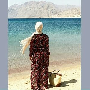 Meet your Posher, Noura