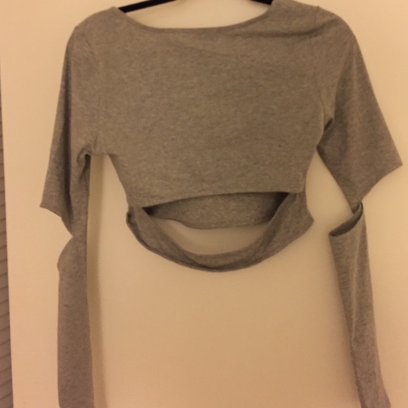 Brand new w tags never worn tobi long sleeve crop - Picture 2 of 2