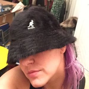 Last day! Black faux fur DMC style kangol VINTAGE