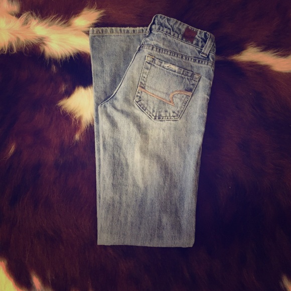 American Eagle distressed jeans