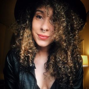 Meet your Posher, Marie