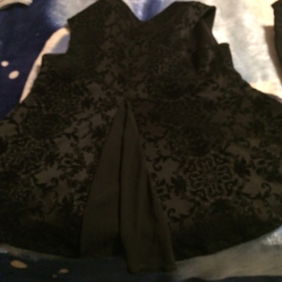 Blouse - Picture 2 of 3