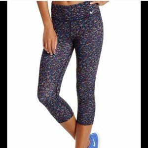 NWT Nike Legend Cotton Capris