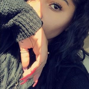Meet your Posher, Yesenia