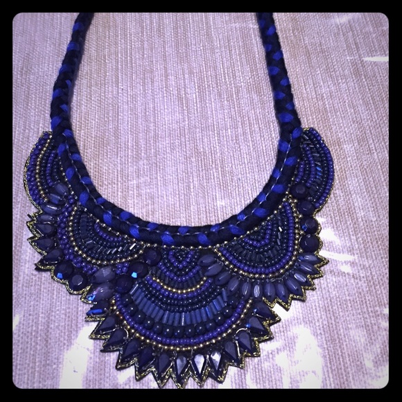 Jewelry - Blue Satement necklace.