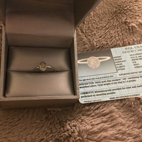 ❌❌❌SOLD❌❌❌White Gold Ring - Picture 3 of 3
