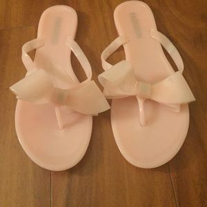 Cute, acrylic bow flip flop, size US 6.5