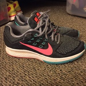Women's Nike Shoe